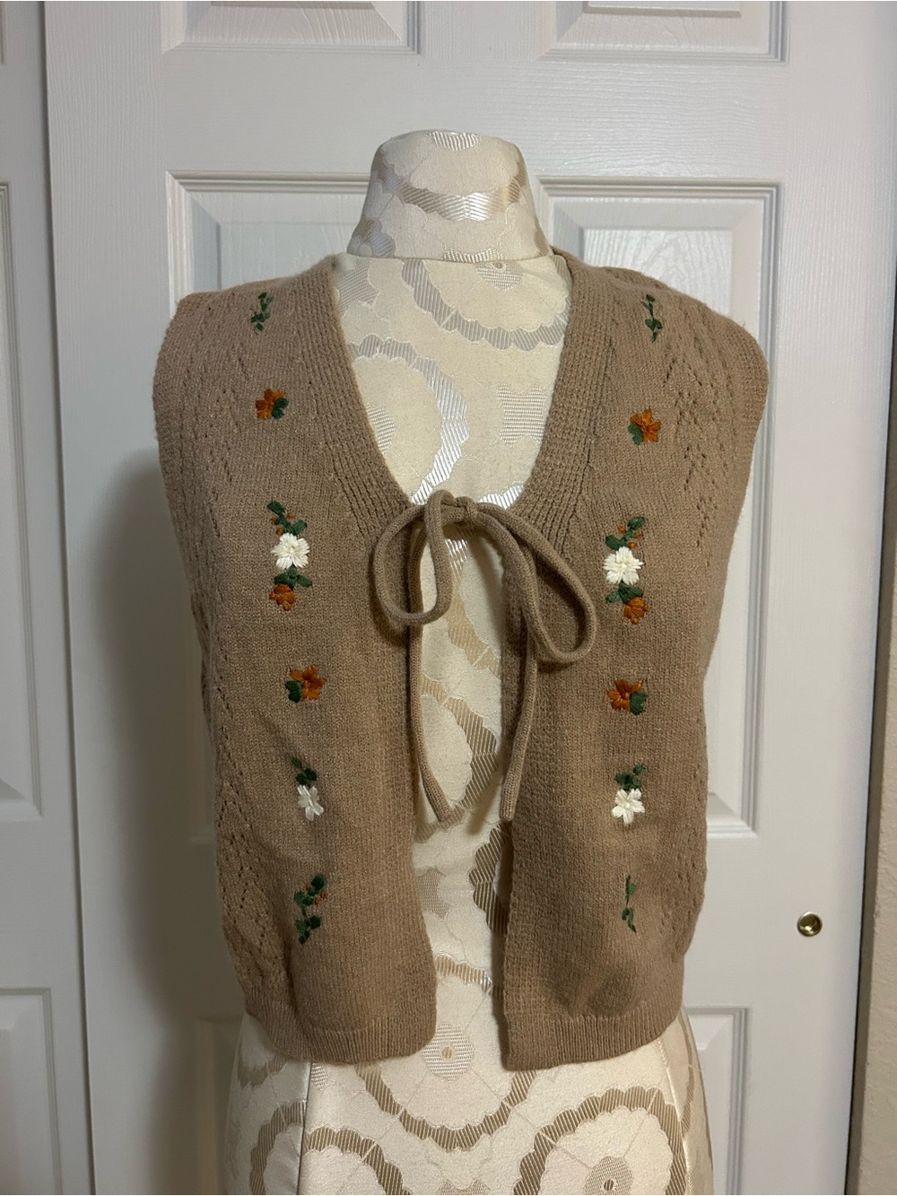 SHEIN Taupe Tie-Front Embroidered Knit Vest